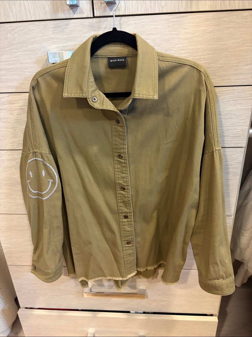 Miou Muse Olive Green Button-Front Smiley Sleeve Shirt Jacket